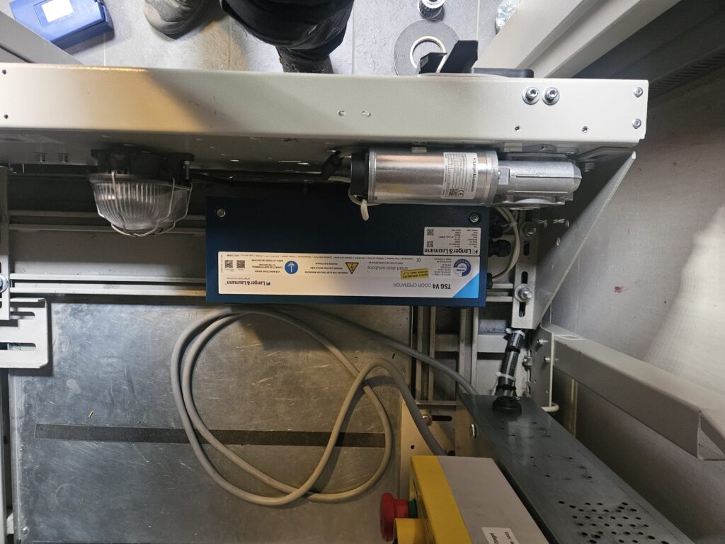 Montage nieuwe deurmodele  en deurmotor