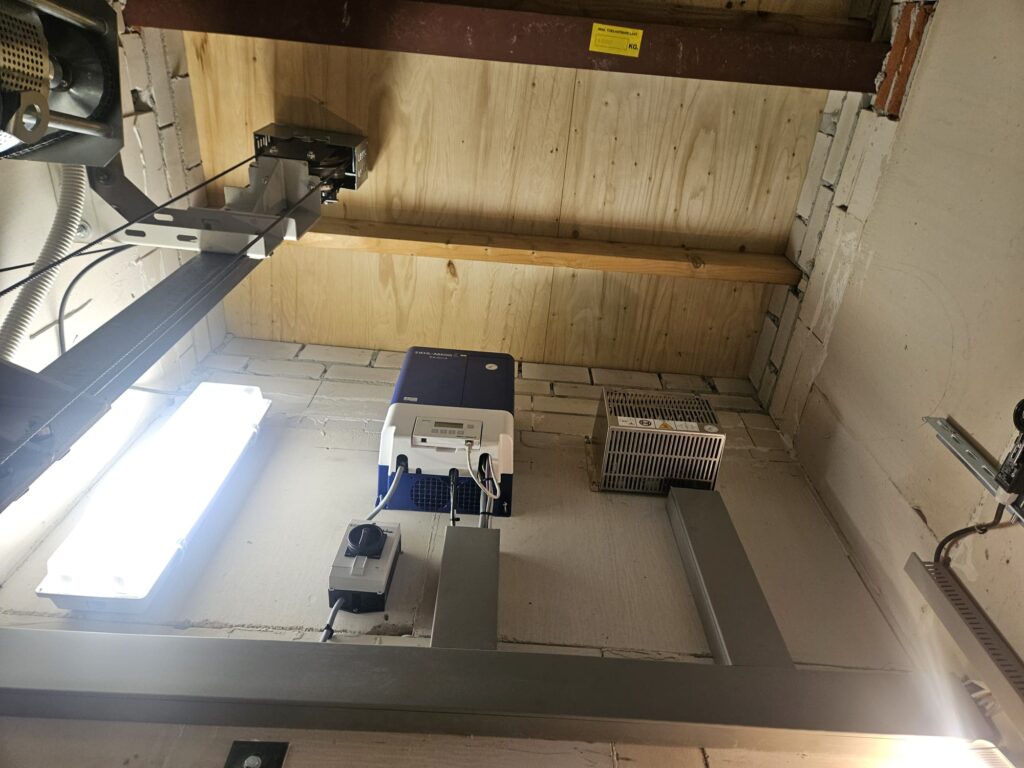 Montage en inregelen nieuwe lift frequentieregelaar
